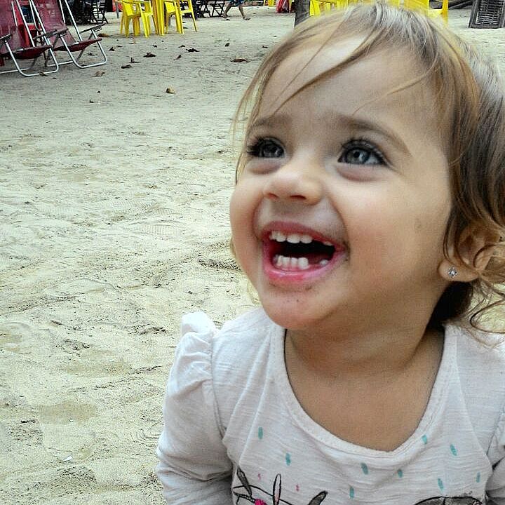 bebe-na-praia